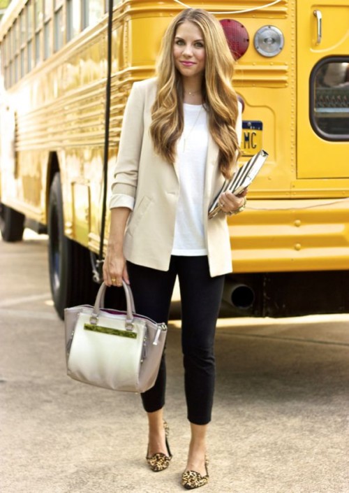 stylish-and-comfy-work-outfits-with-flats-13