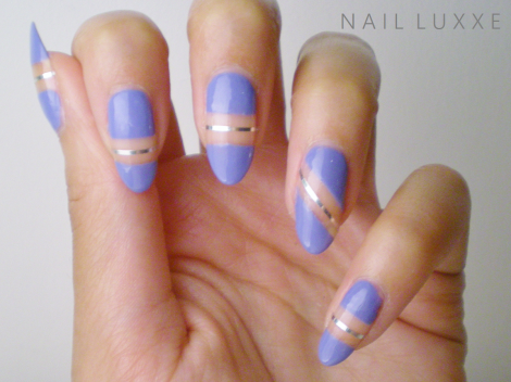 blue-negative-space-nails
