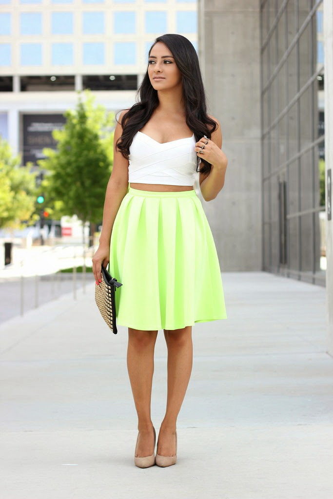Neon-Outfits-and-Street-Style-8